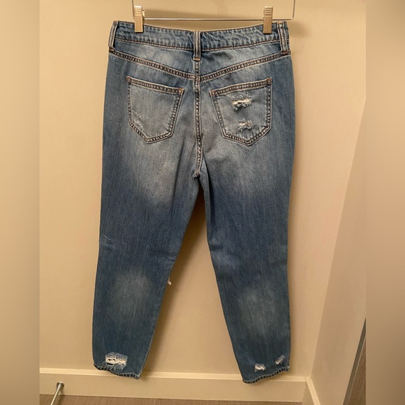 Fashionova Distressed Boyfriend Jeans. Light wash, size 5(27/28). NWOT. - Picture 2 of 5